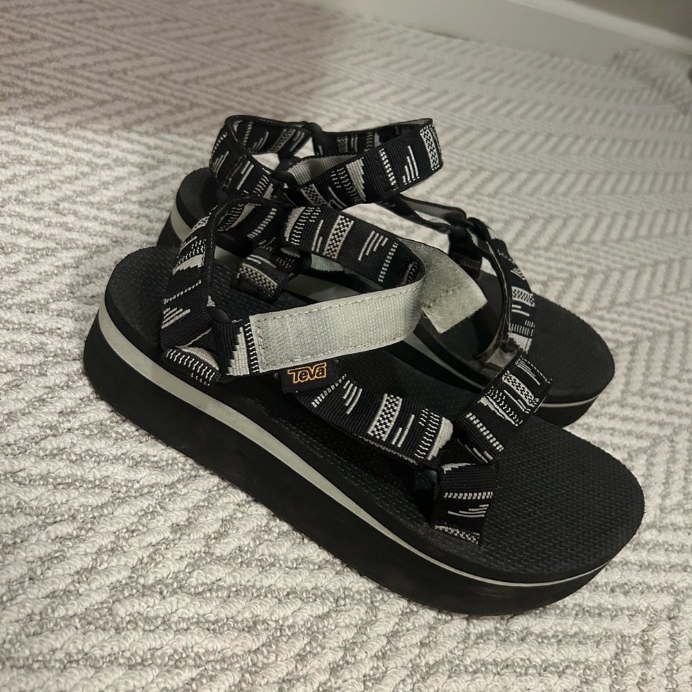 Teva Women's Flatform Universal Sandal